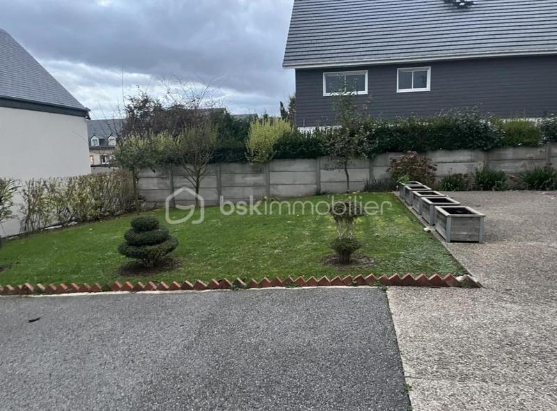 Demeure - 106 m² - 5 pièces