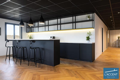 Bureau - 153 m² - 6 pièces