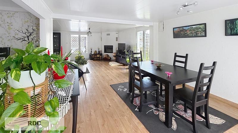 Maison - 220 m² - 8 pièces