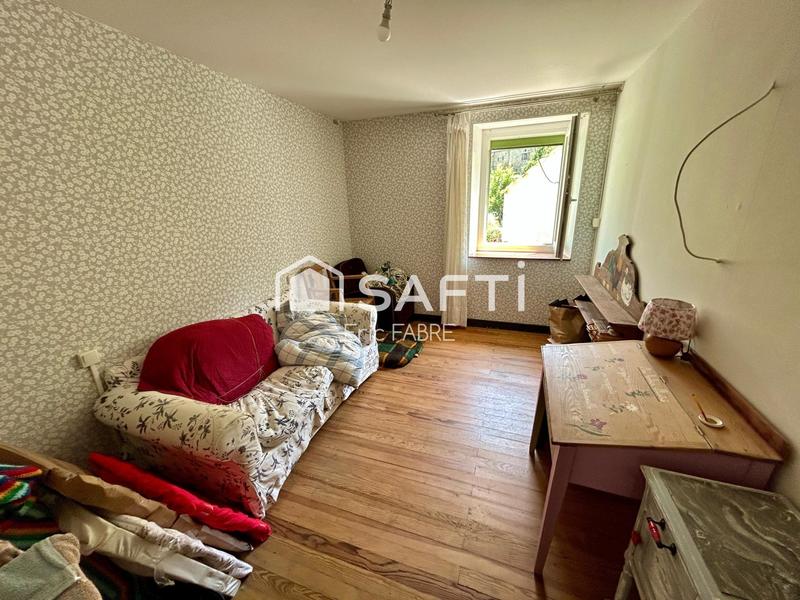 Maison - 93 m² - 5 pièces