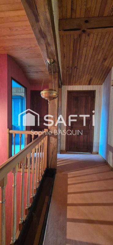 Maison - 210 m² - 8 pièces