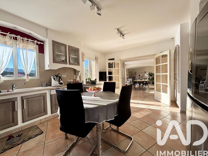 Maison - 260 m² - 7 pièces