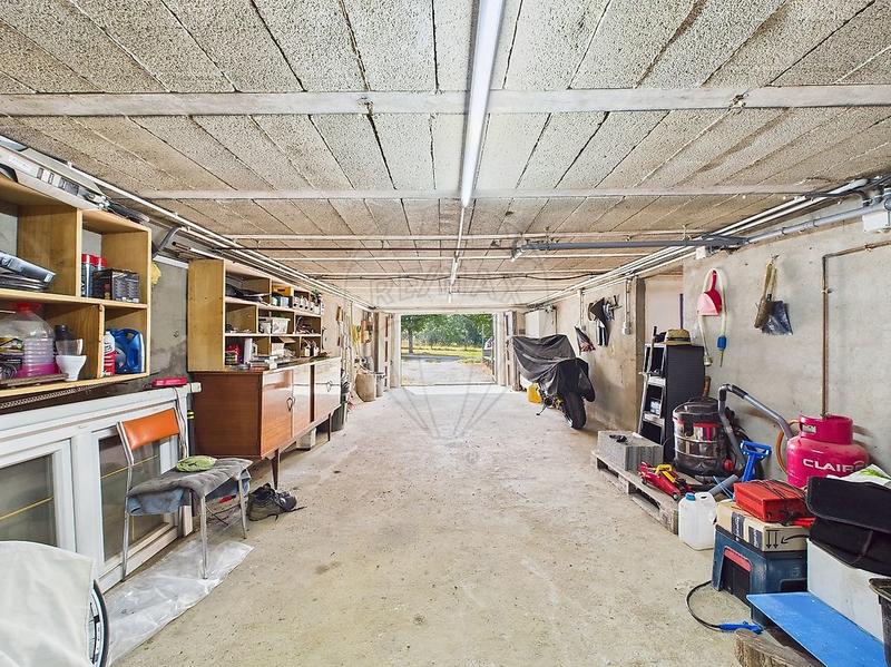 Maison - 210 m² - 5 pièces