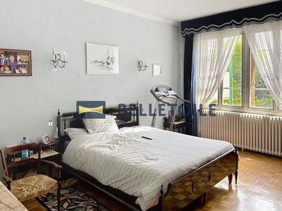 Pavillon - 238 m² - 6 pièces