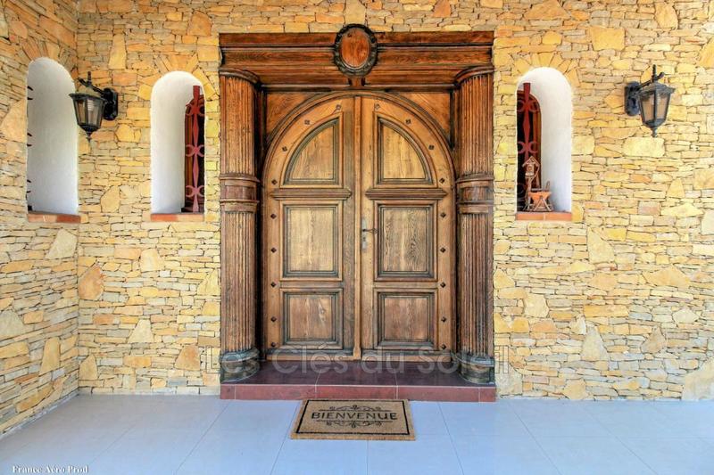 Maison - 226 m² - 8 pièces