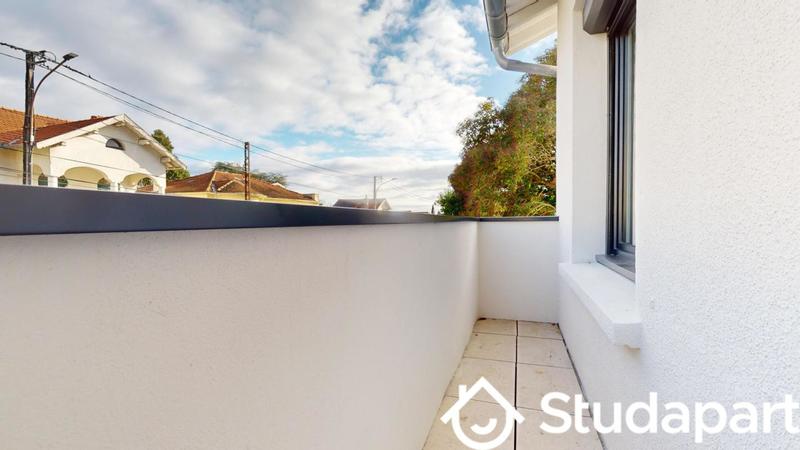 Chambre - 11 m² - 1 pièce