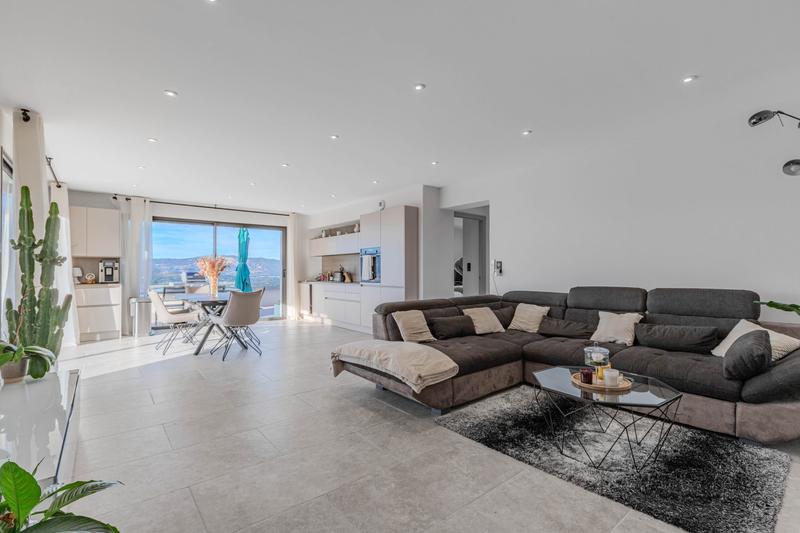 Appartement - 102 m² - 3 pièces