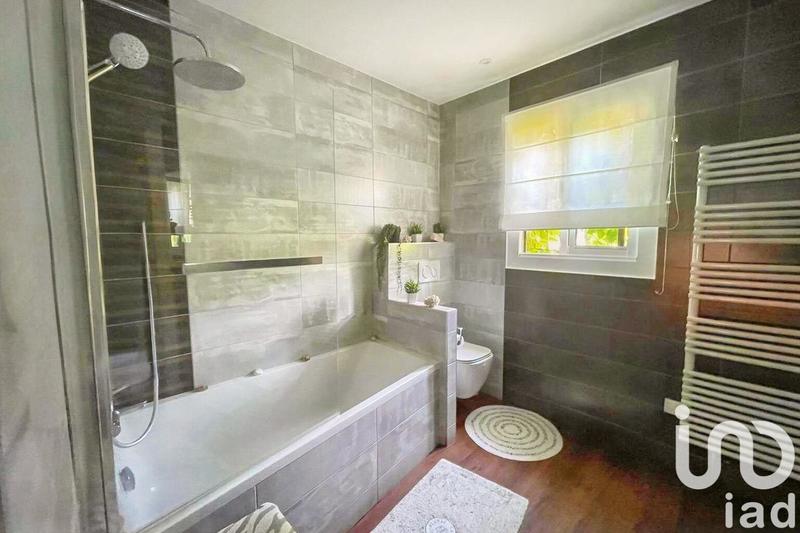 Maison - 197 m² - 6 pièces