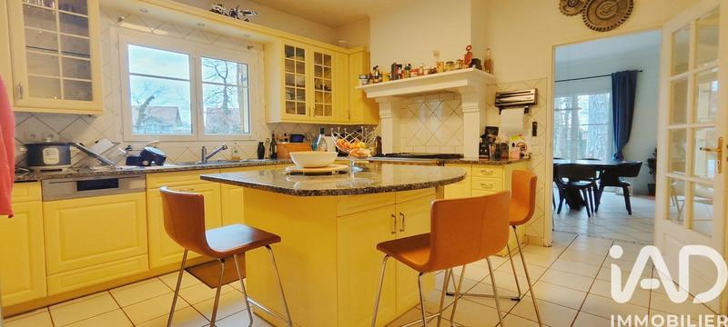 Maison - 259 m² - 8 pièces