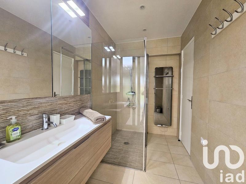 Maison - 180 m² - 7 pièces