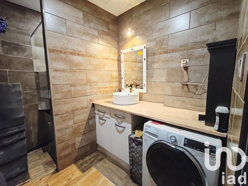 Maison - 241 m² - 8 pièces