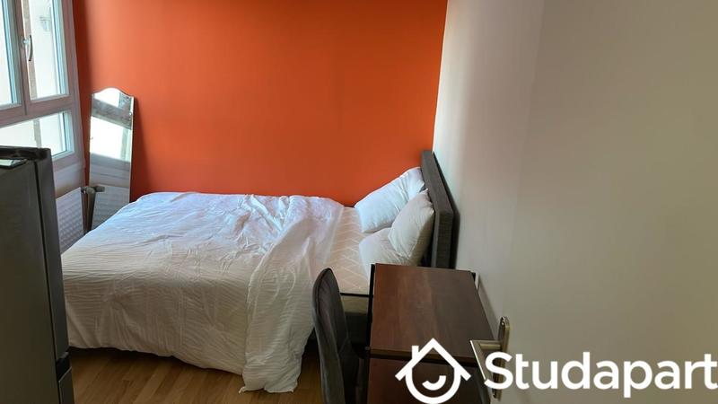 Chambre - 11 m² - 1 pièce