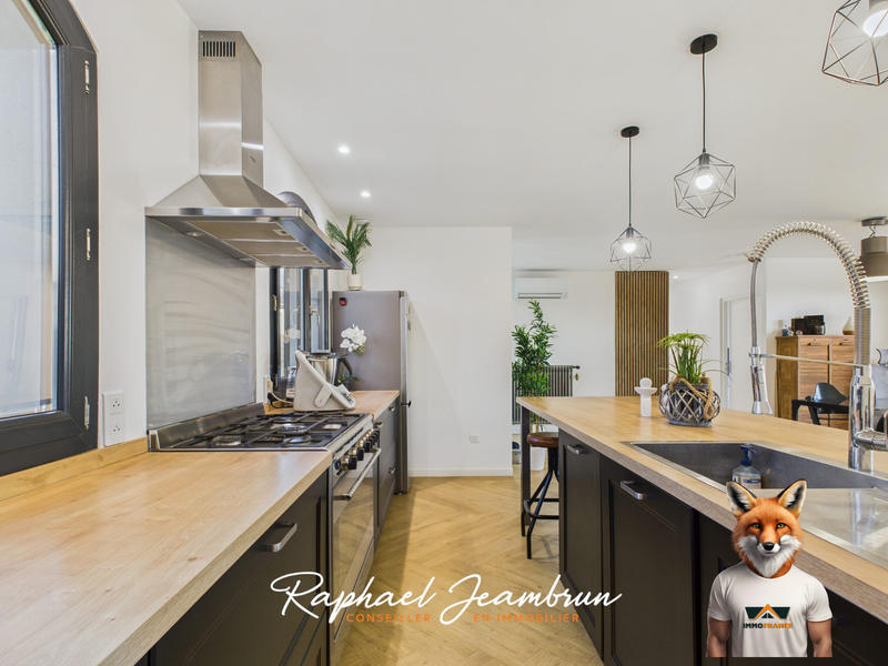 Maison - 151 m² - 6 pièces