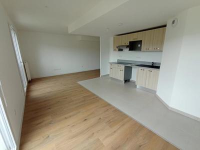 Appartement - 90 m² - 4 pièces