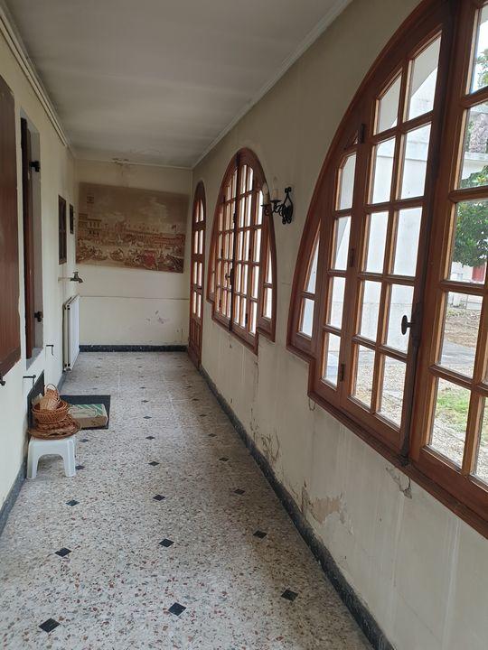 Local d'activité / Entrepôt - 1 251 m² - 29 pièces