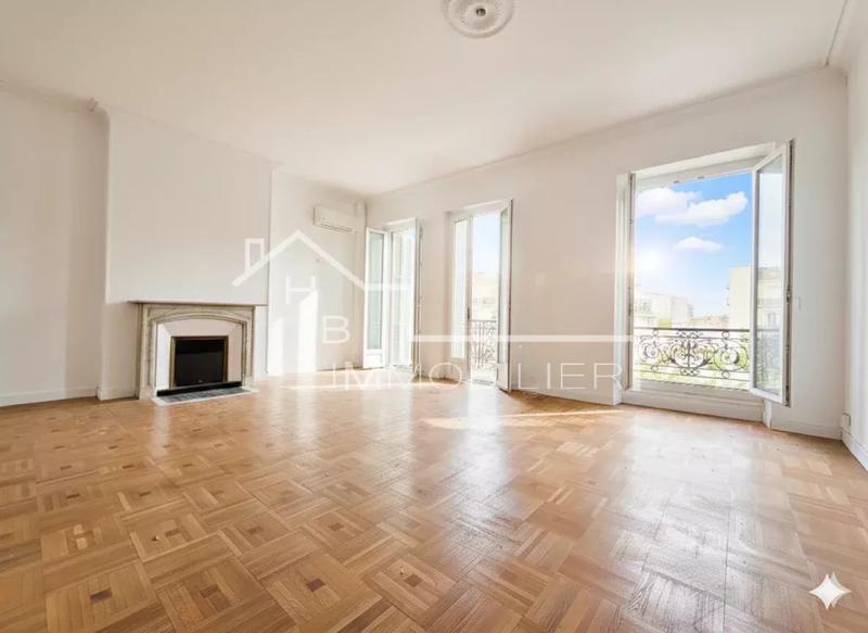 Appartement - 90 m² - 3 pièces