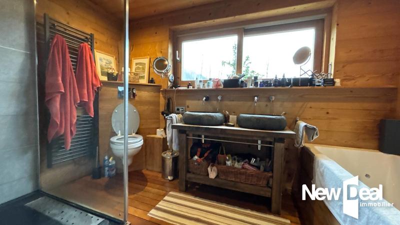 Châlet - 184 m² - 9 pièces