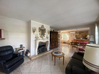 Maison - 237 m² - 5 pièces