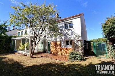 Maison - 153 m² - 9 pièces