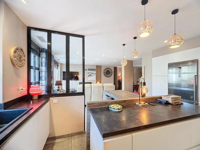 Appartement - 175 m² - 6 pièces