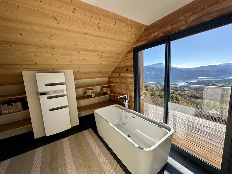 Châlet - 215 m² - 6 pièces