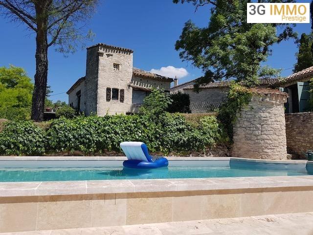 Maison en pierre - 252 m² - 9 pièces