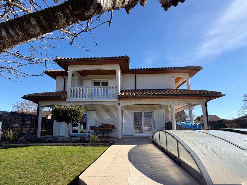 Maison - 206 m² - 6 pièces