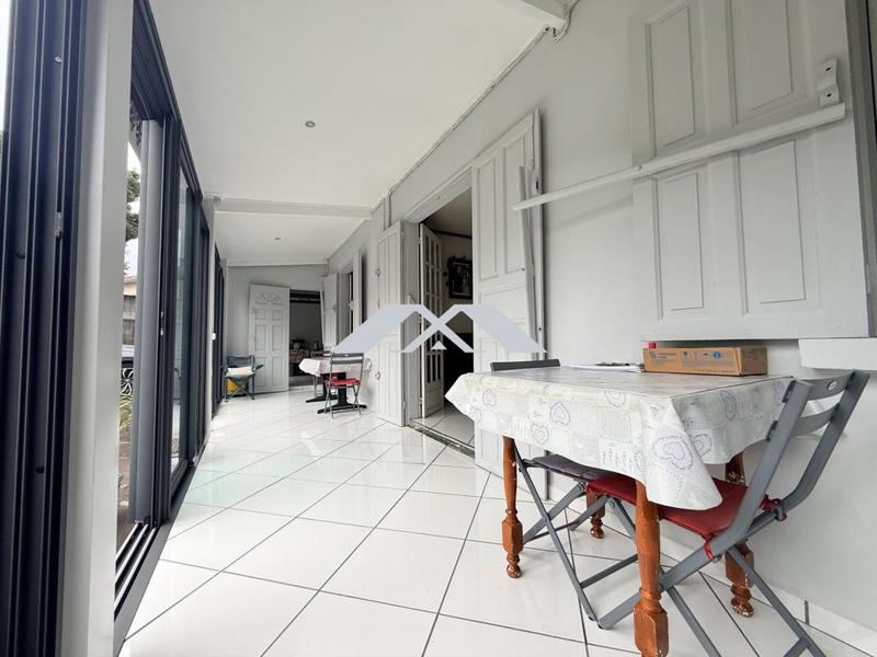 Maison - 99 m² - 5 pièces