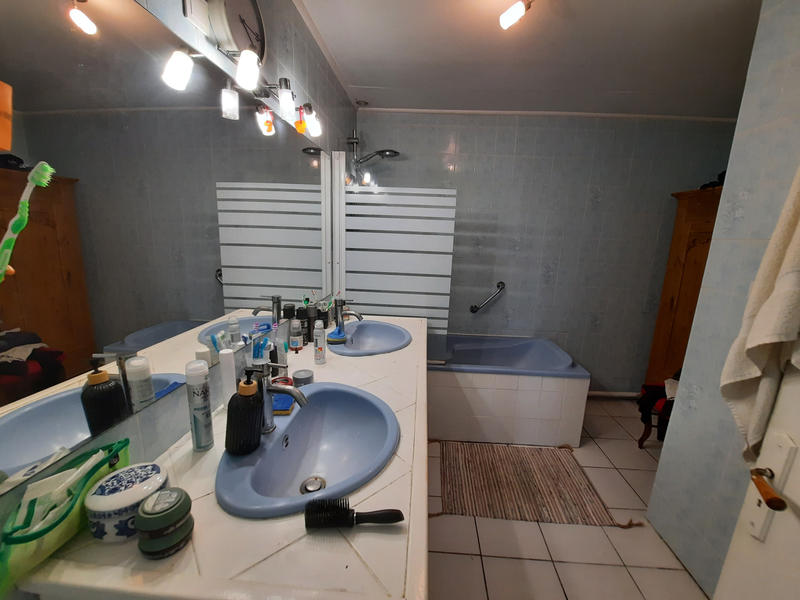 Maison - 248 m² - 7 pièces