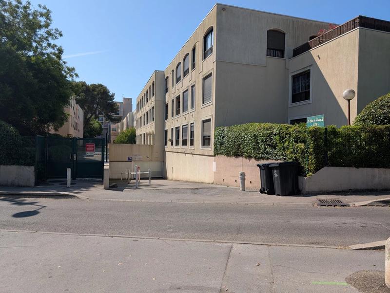 Parking / Garage - 11 m²