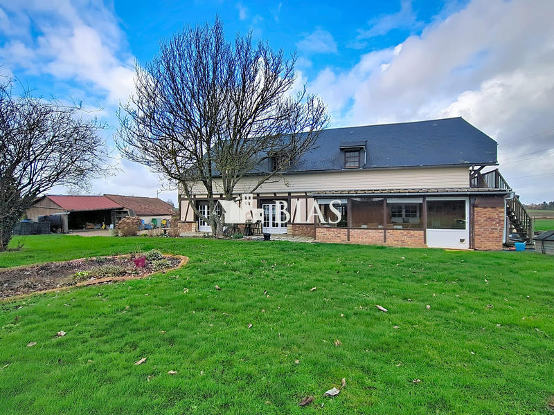 Maison traditionnelle - 180 m² - 7 pièces