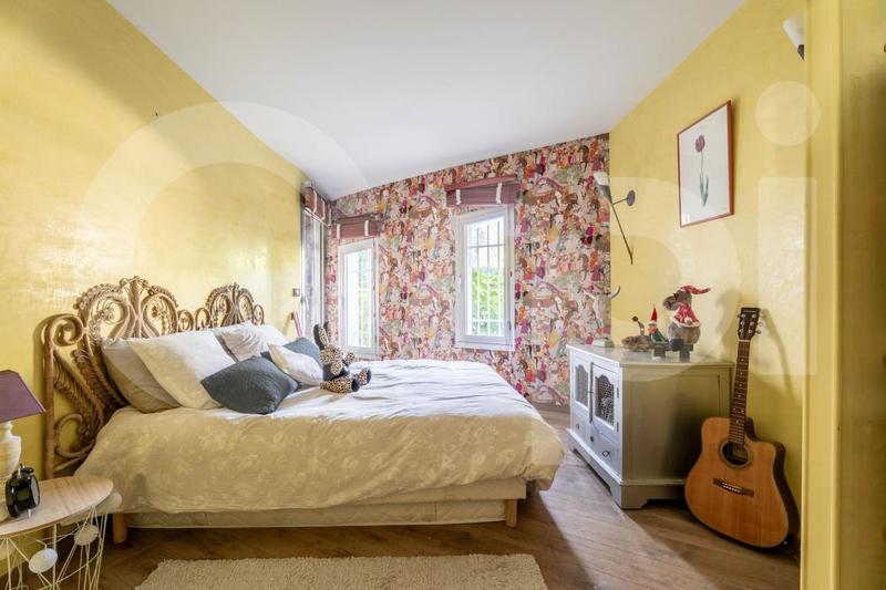 Villa - 366 m² - 6 pièces