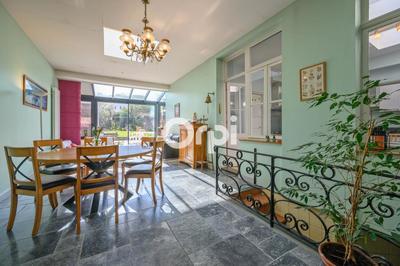 Maison bourgeoise - 320 m² - 8 pièces