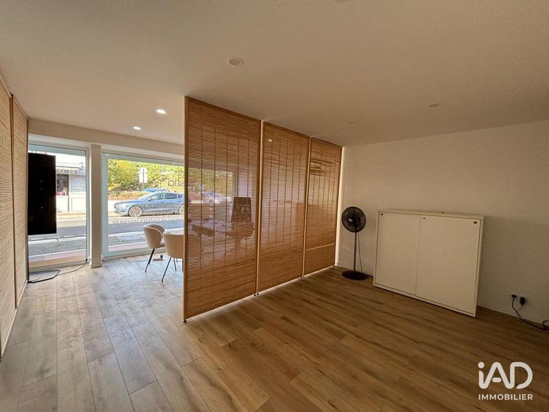 Local commercial - 64 m²