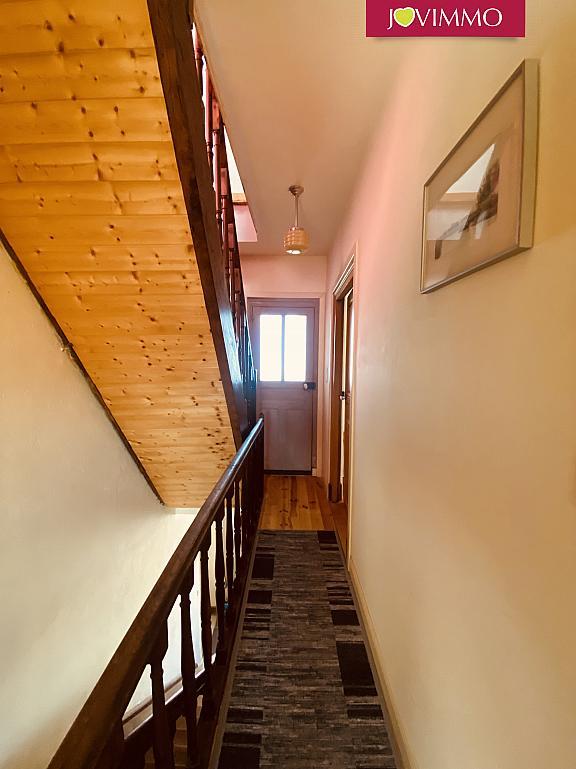 Maison - 250 m² - 9 pièces