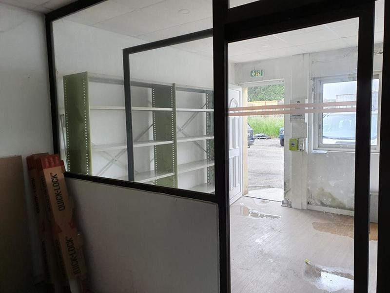 Local d'activité / Entrepôt - 70 m²
