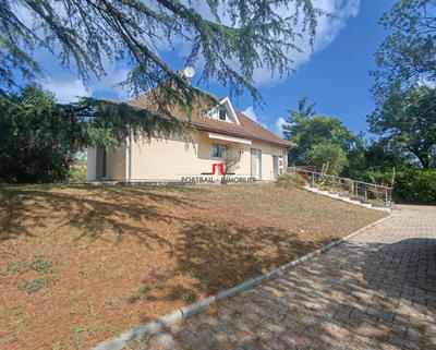 Maison traditionnelle - 175 m² - 6 pièces