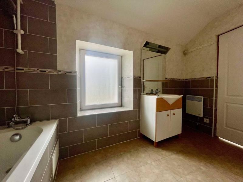 Maison de village - 105 m² - 4 pièces