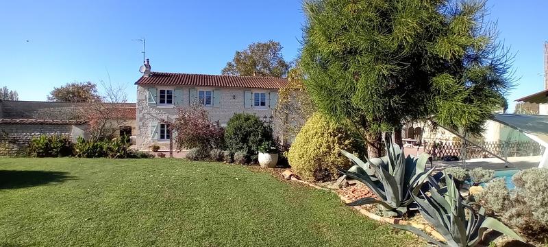 Maison - 210 m² - 7 pièces