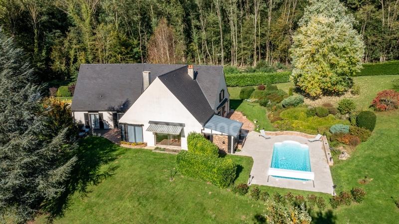 Maison - 300 m² - 10 pièces