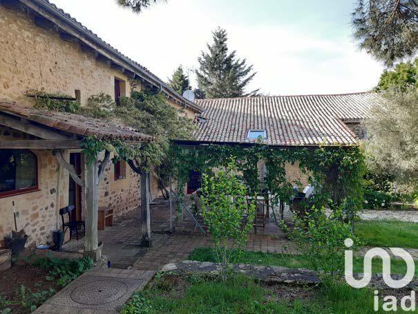 Maison - 650 m² - 15 pièces