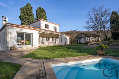 Maison - 196 m² - 6 pièces