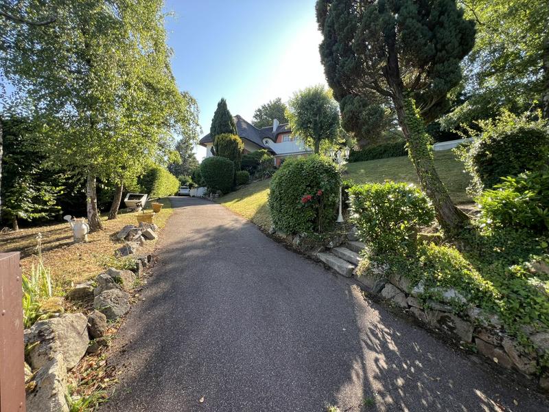 Maison - 137 m² - 7 pièces