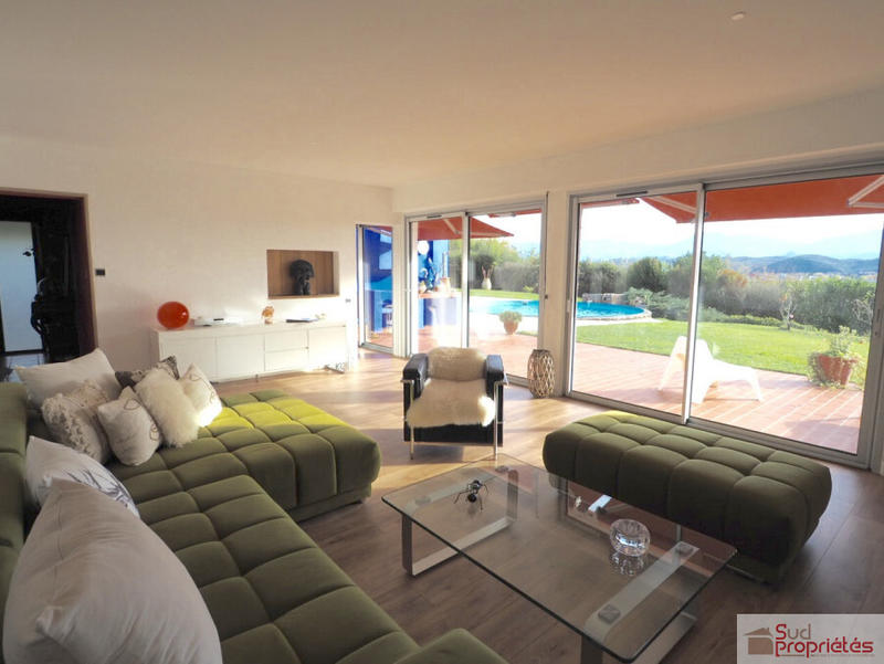 Maison - 140 m² - 6 pièces