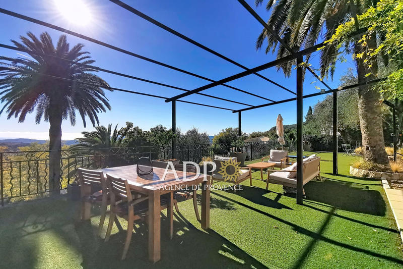 Appartement - 111 m² - 3 pièces