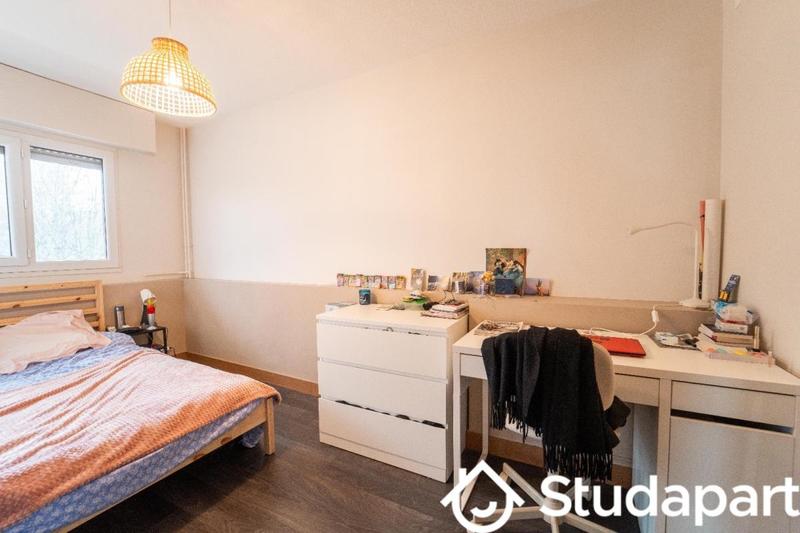 Chambre - 11 m² - 1 pièce