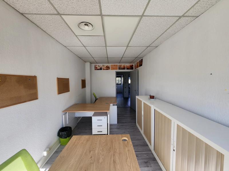 Bureau - 120 m² - 6 pièces