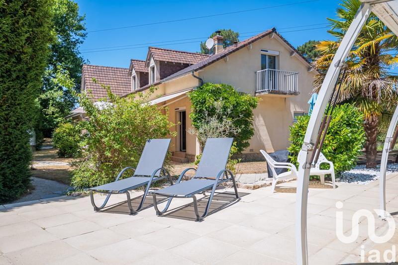 Maison - 182 m² - 9 pièces