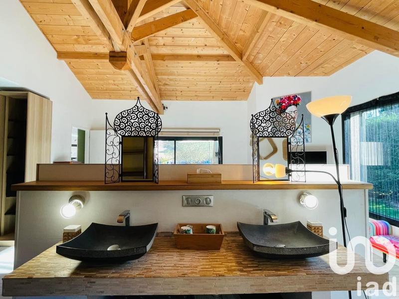 Maison - 400 m² - 12 pièces