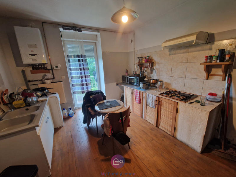 Maison - 227 m² - 15 pièces